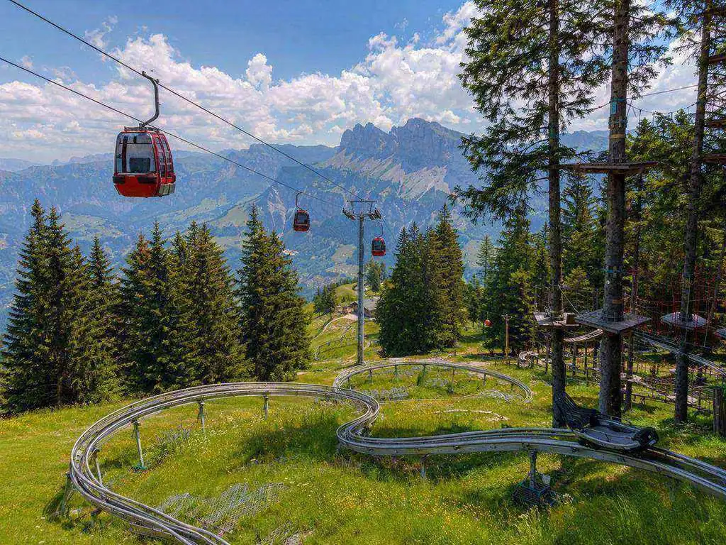 Mittelstation **Fräkmüntegg** mit den Panoramagondeln